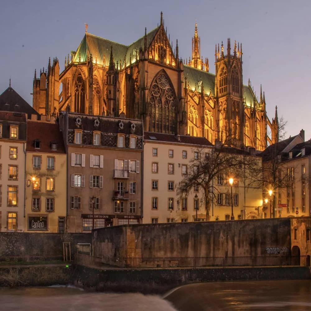Lecathedrale : F2 Au Coeur De Metz ! Apartment Bagian luar foto