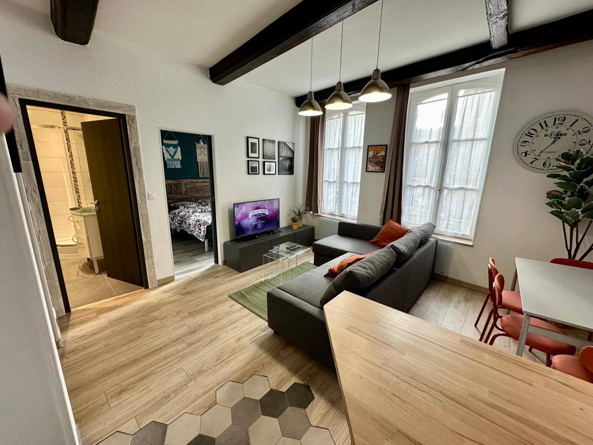 Lecathedrale : F2 Au Coeur De Metz ! Apartment Bagian luar foto